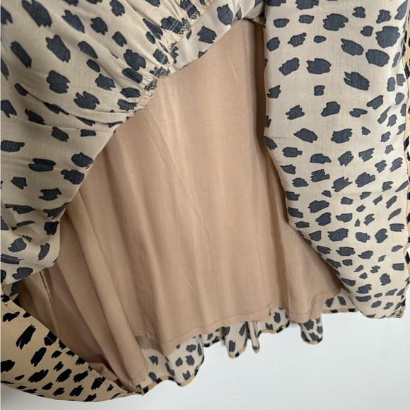 Vineyard Vines Tan and Black Long Sleeve Dress - Picture 9 of 14